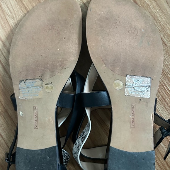 Vince Camuto Black and Gray Sandals with Snake Print Sz 8 Metal accent heel - Picture 4 of 5
